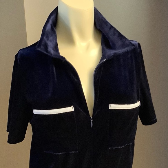 Finesse:Size M Blue Jumpsuit Flared Leg
2 Front Pockets Short Sleeve
Size M - Picture 1 of 16